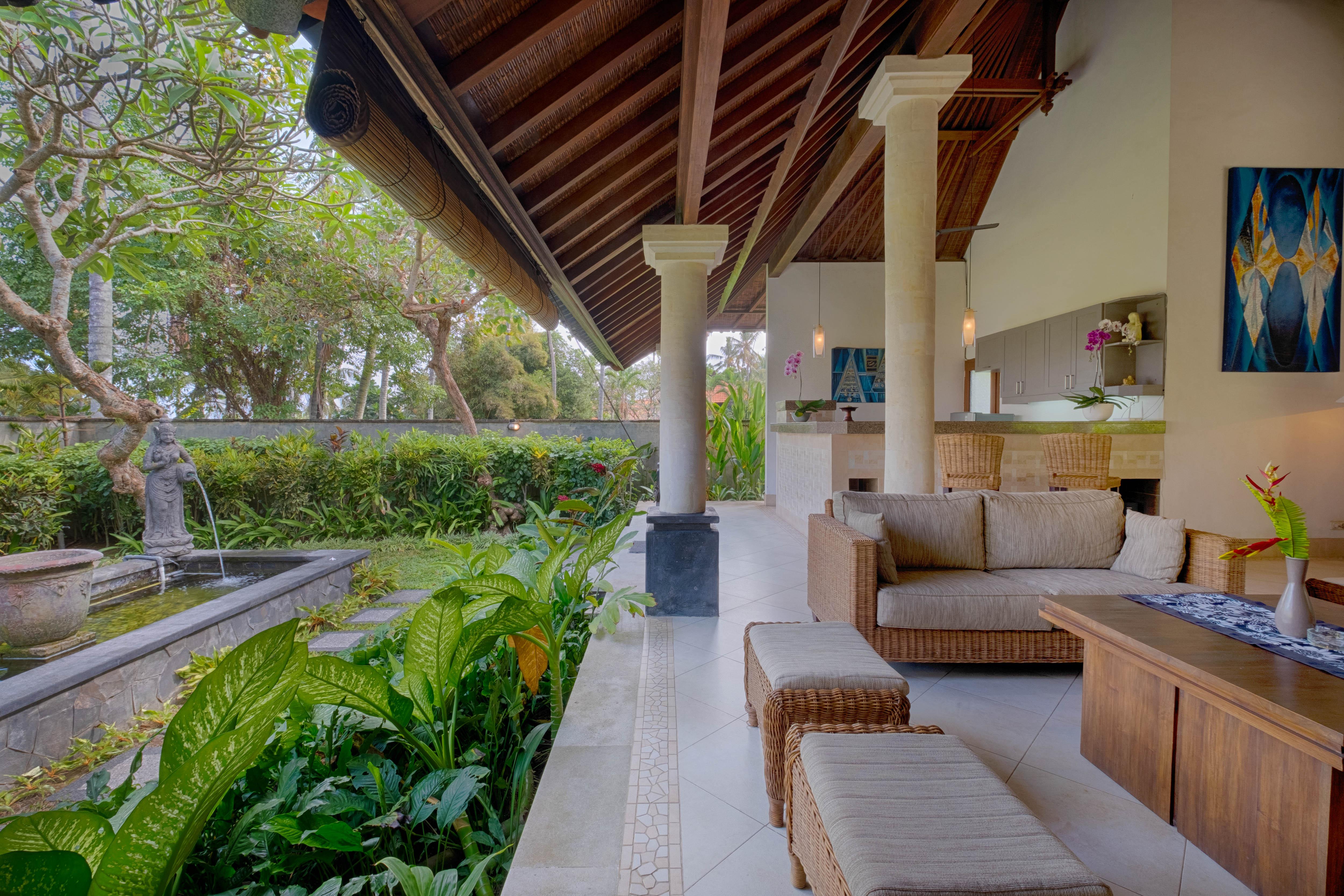 Kutus Kutus Saba Beach Villa Сукавати Экстерьер фото