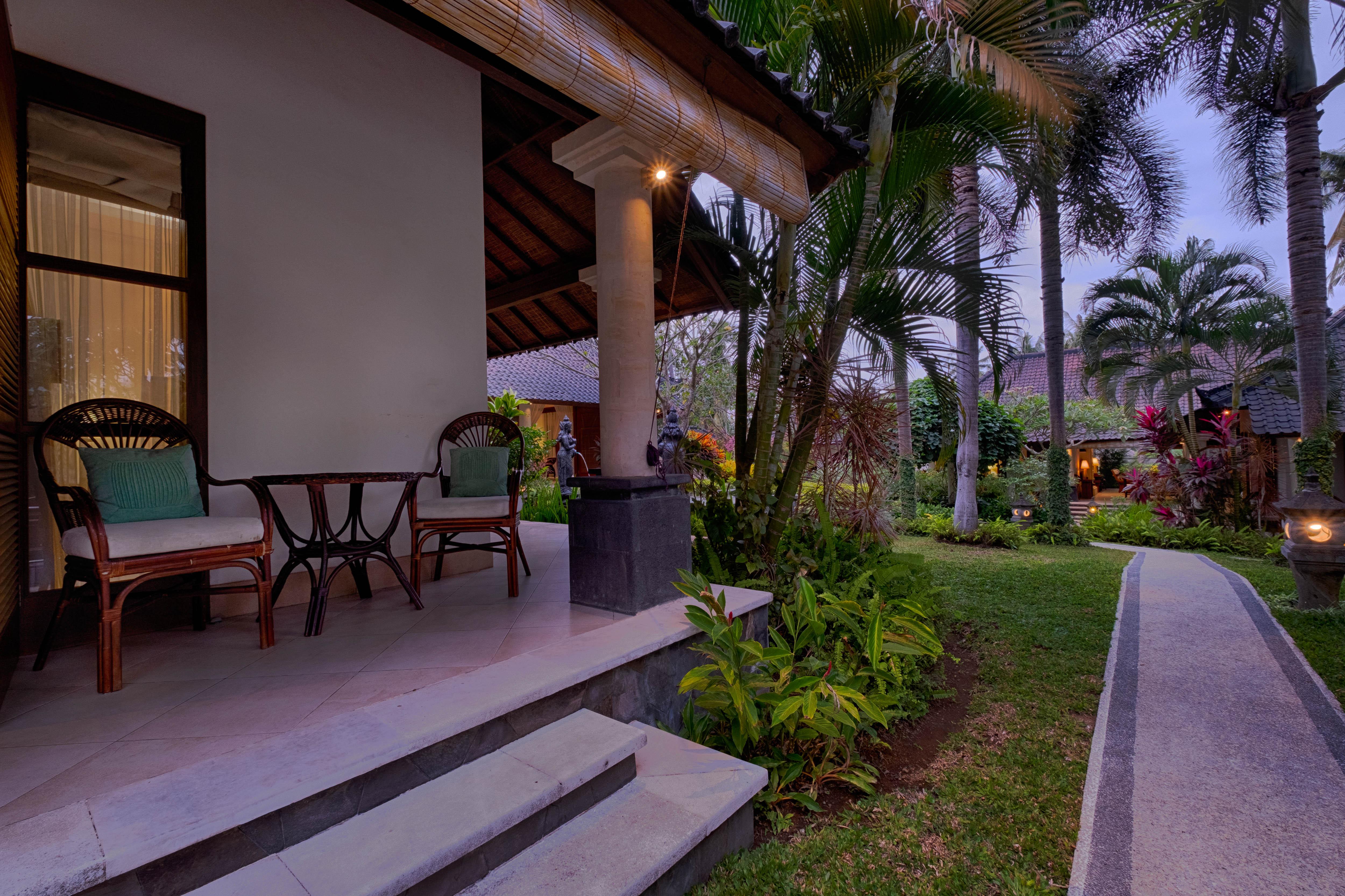 Kutus Kutus Saba Beach Villa Сукавати Экстерьер фото
